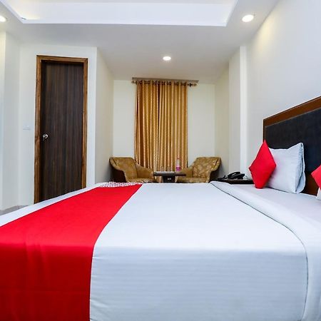 Hotel Moreton Igi Airport New Delhi Exteriör bild