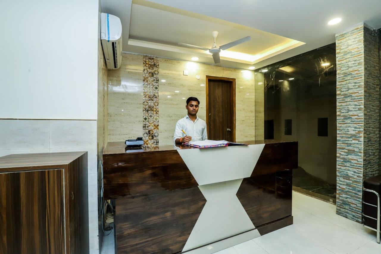 Hotel Moreton Igi Airport New Delhi Exteriör bild