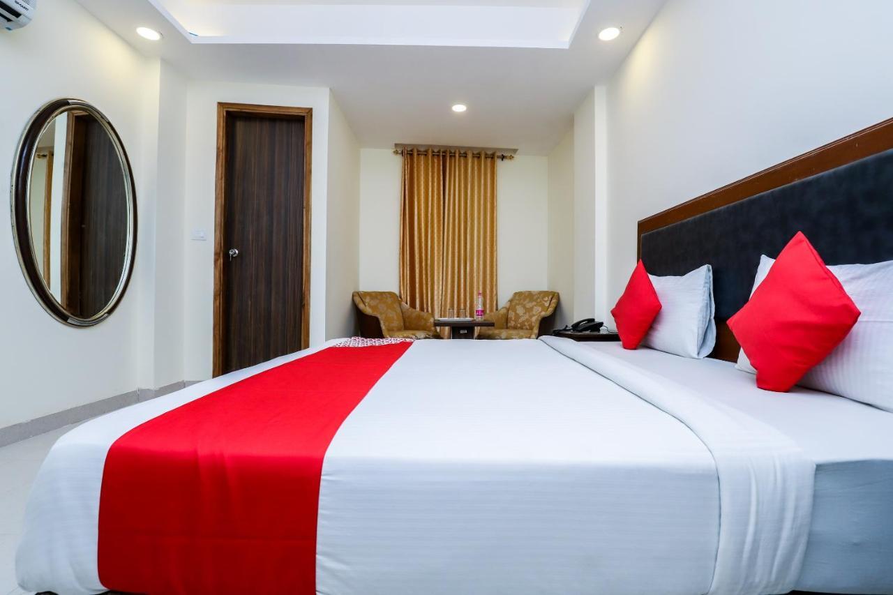 Hotel Moreton Igi Airport New Delhi Exteriör bild