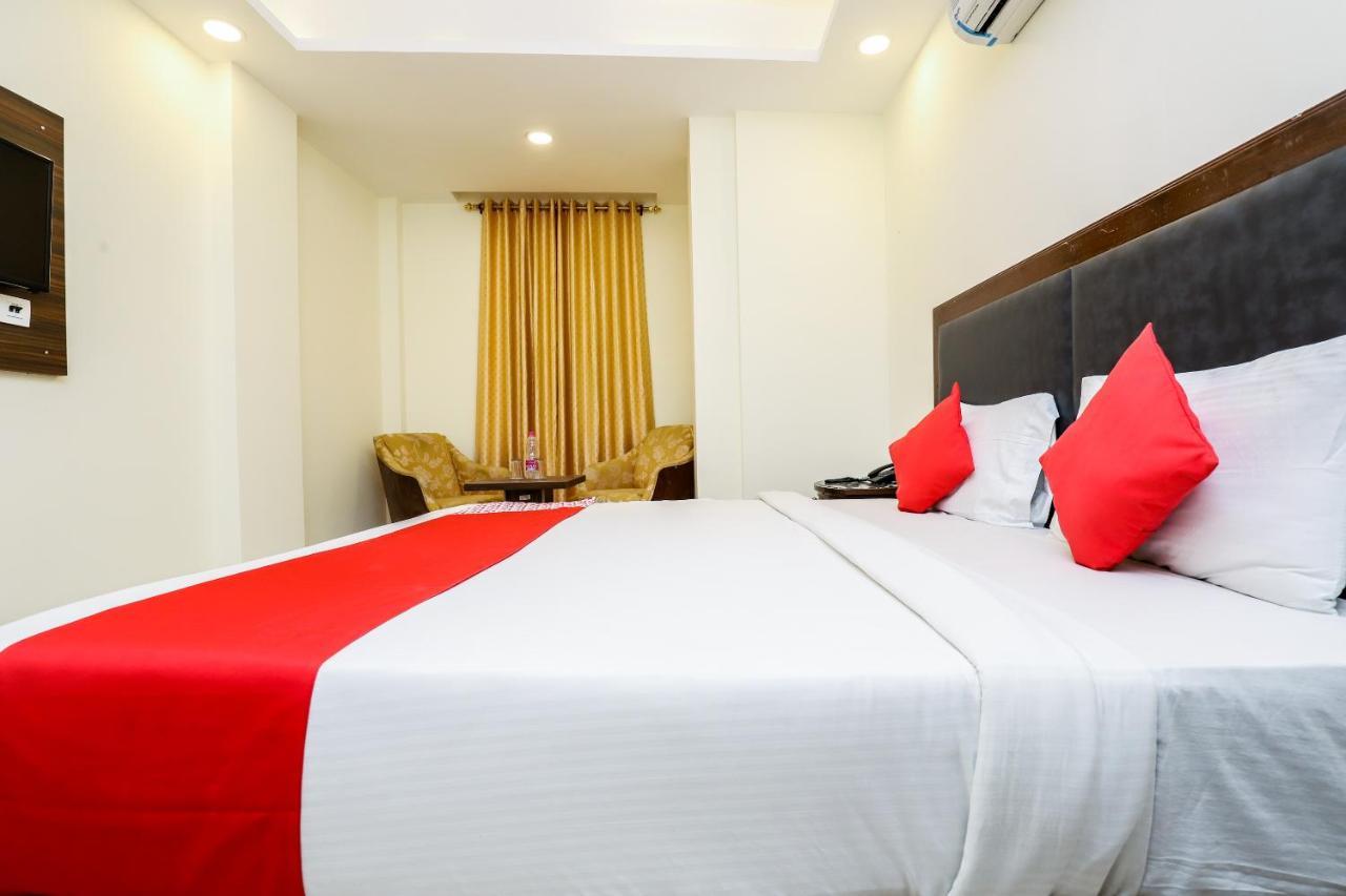 Hotel Moreton Igi Airport New Delhi Exteriör bild