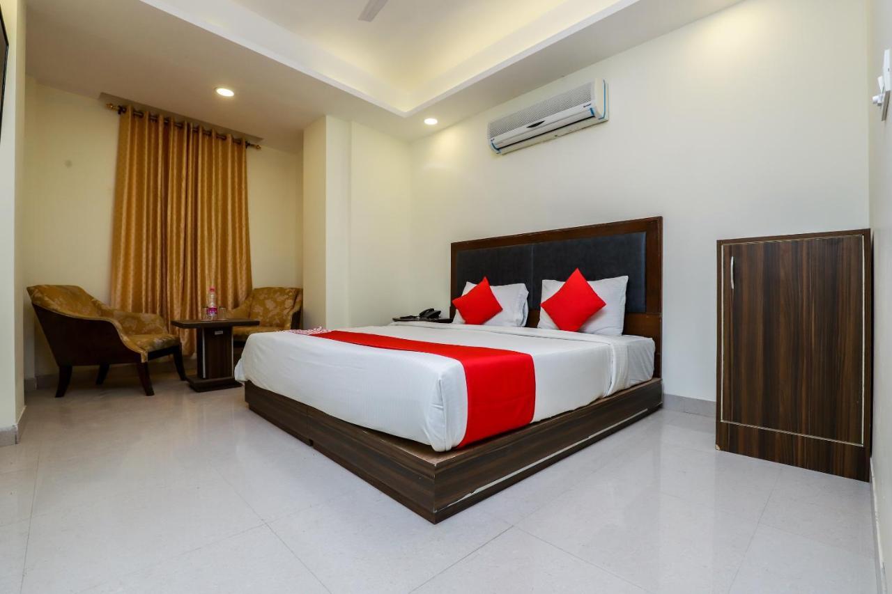 Hotel Moreton Igi Airport New Delhi Exteriör bild