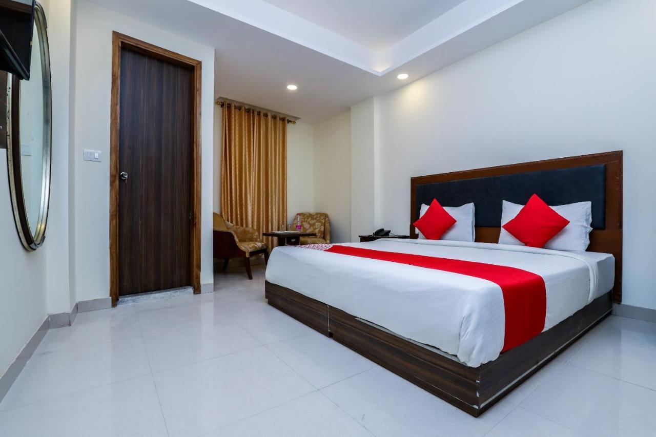 Hotel Moreton Igi Airport New Delhi Exteriör bild