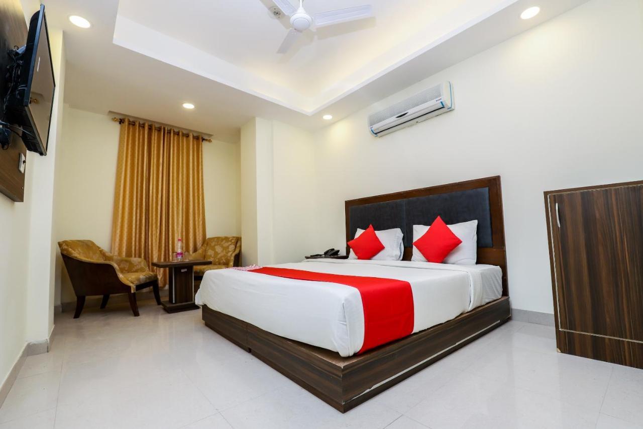 Hotel Moreton Igi Airport New Delhi Exteriör bild