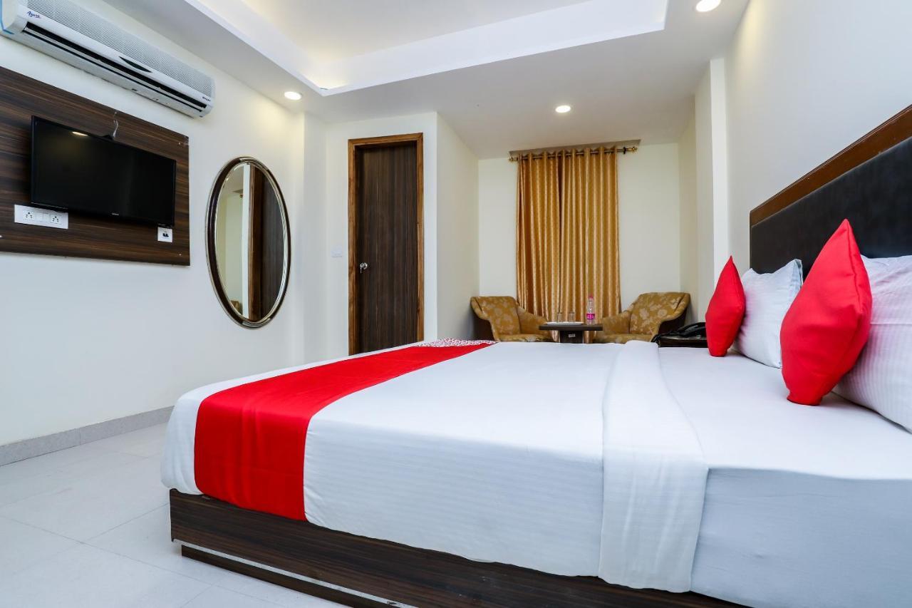 Hotel Moreton Igi Airport New Delhi Exteriör bild