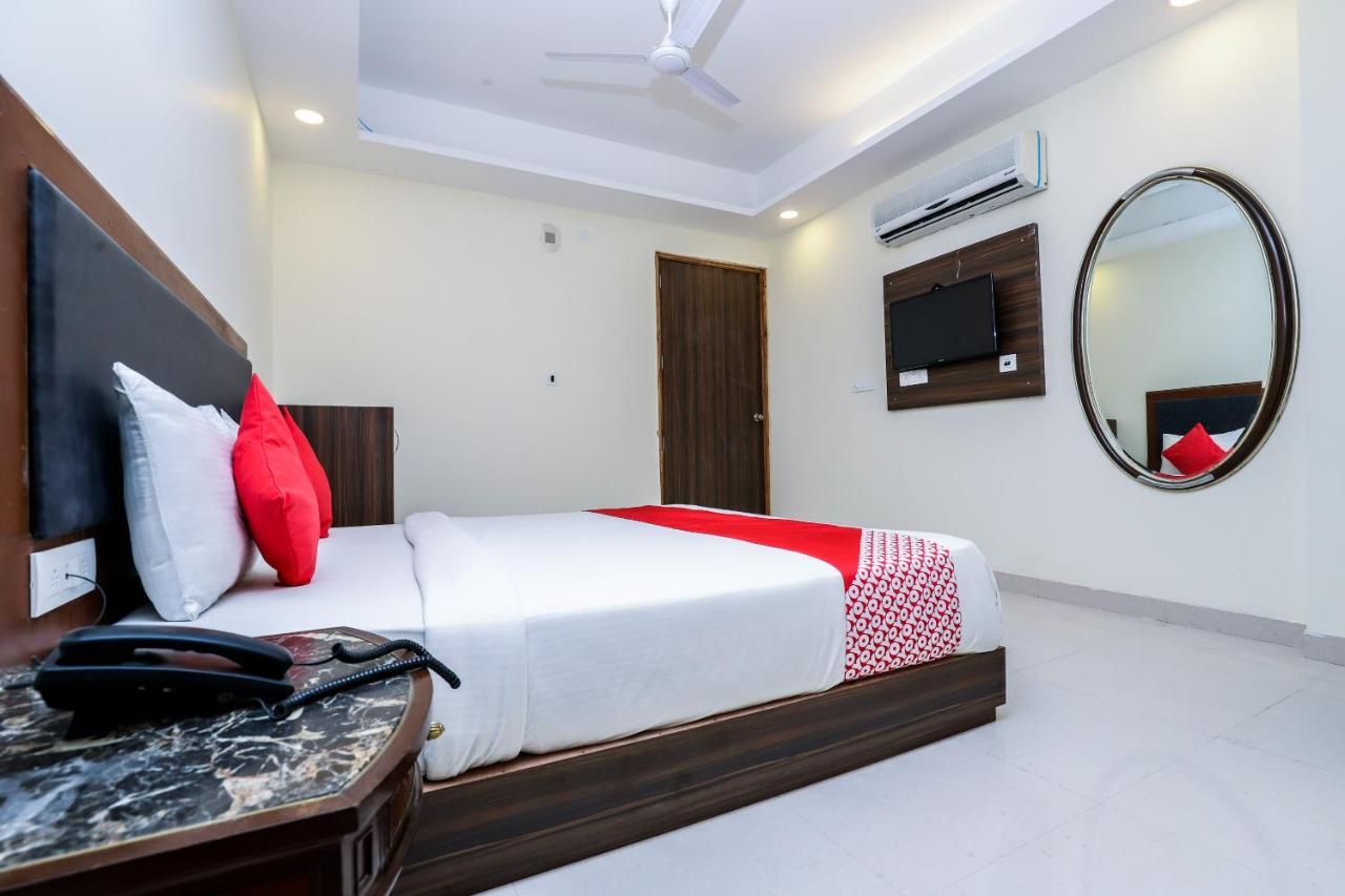 Hotel Moreton Igi Airport New Delhi Exteriör bild